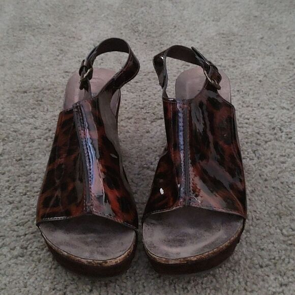 Pierre Dumas Brown Tortoise Hester Wedge Peep-Toe Sandal Sz 8 - Picture 2 of 9